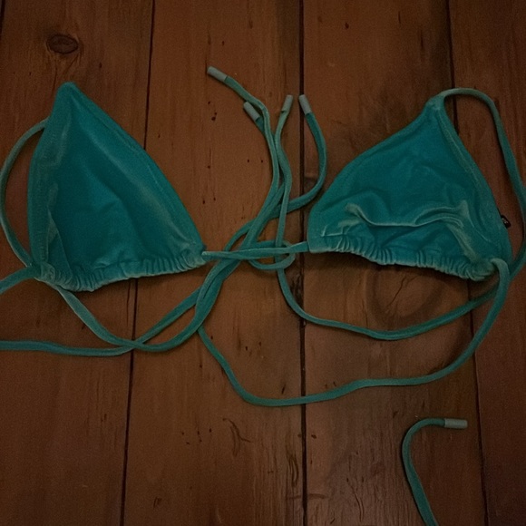 Band new Triangl bikini. - Picture 2 of 5